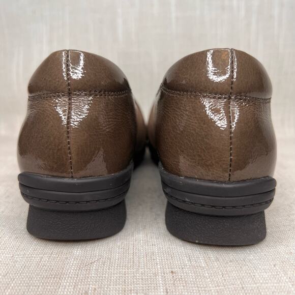 Rockport Size 7 truFLEX Chenole Tan Suede Slip-On Loafer Shoes Patent Leather - Picture 5 of 13